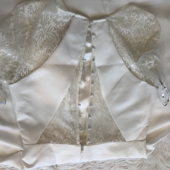 💚 SALE! CHI CHI LONDON White Dress - Picture 7 of 13